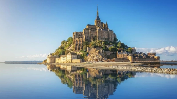 【法國-巴黎及周邊經典】7天6夜 巴黎及周邊經典遊（飯店+交通套餐）