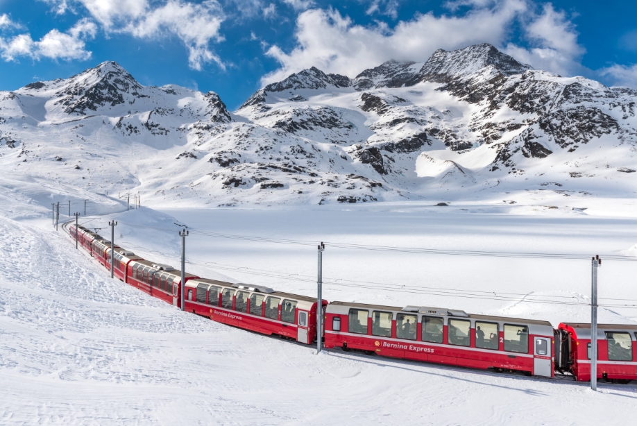 【瑞士-冰雪世界】3天2夜 伯爾尼納雪山列車Bernina Express自由行（飯店+火車票套餐）