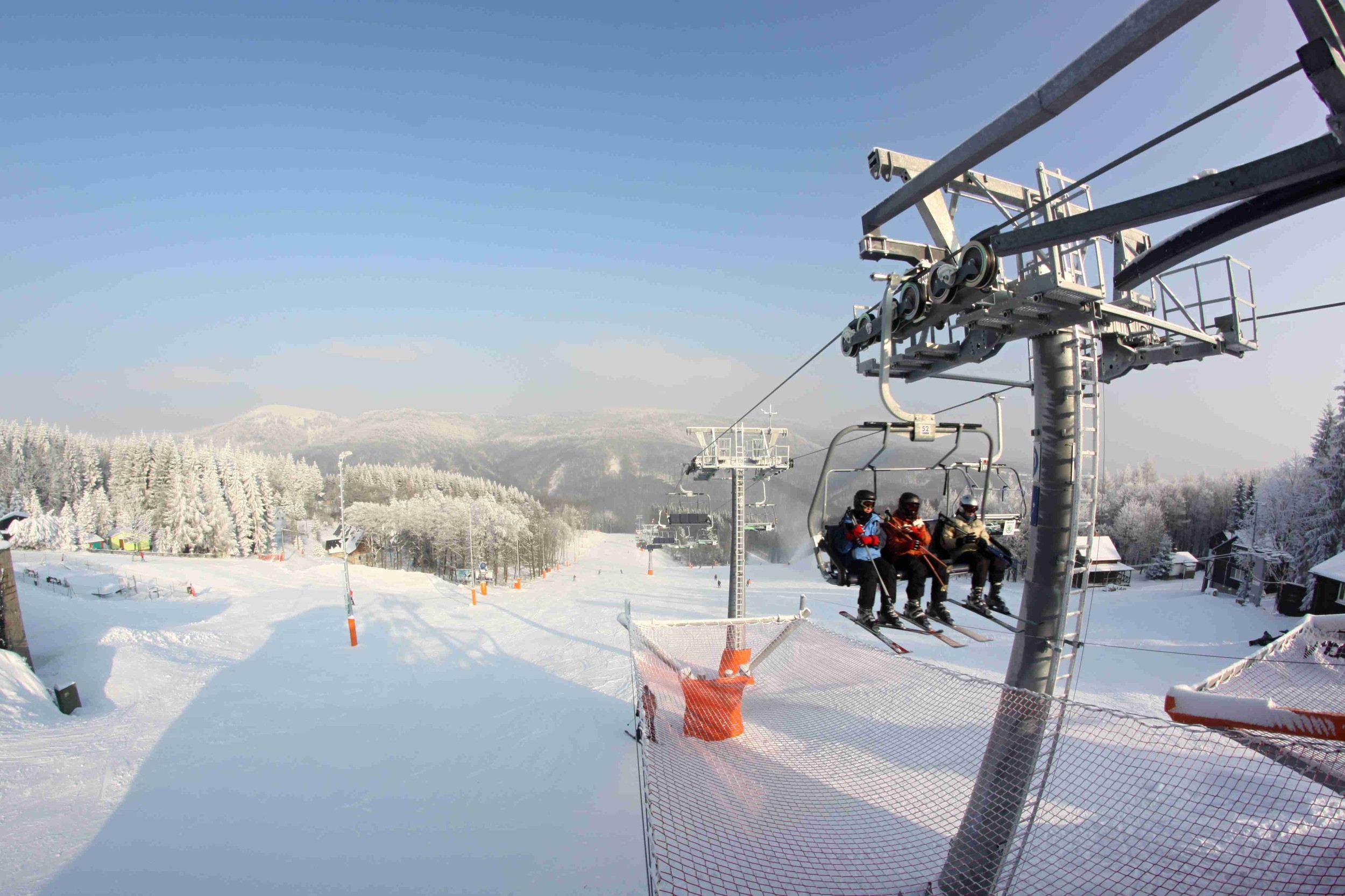 【冬季滑雪-捷克】4天3夜 南波西米亞 · 捷克滑雪自由行（飯店+火車票套餐）