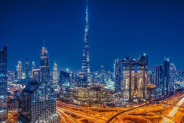 阿联酋四日行记：穿梭于奢华、信仰与现代之间