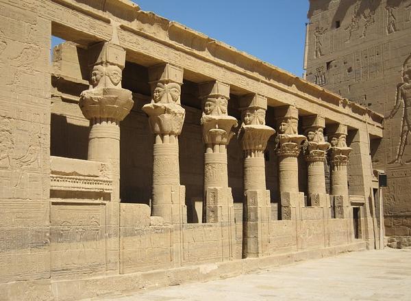 尼罗河的回响：一次穿越埃及时空的旅程