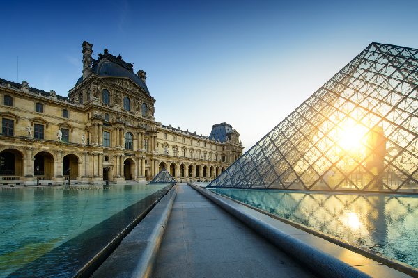 歐洲環遊14日• 遍遊西歐+巴塞南法（巴黎往返）