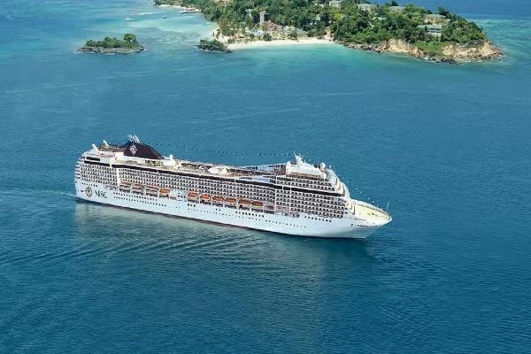 MSC管乐号 | 圣诞度假月8天7晚地中海经典3国环游 | 热那亚上下