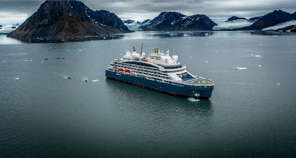 指揮官夏古號（LCC）- 地理北極點和格陵蘭島東海岸(17天16晚)